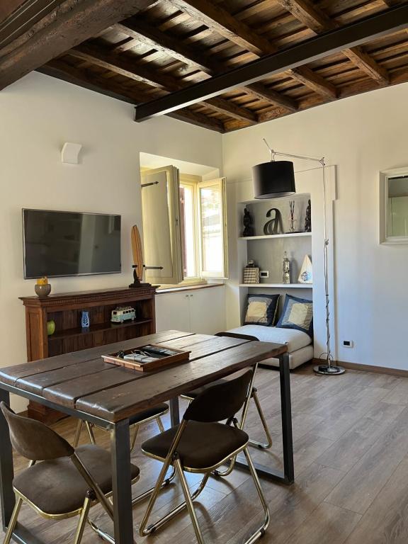 A kitchen or kitchenette at Colosseo Suite