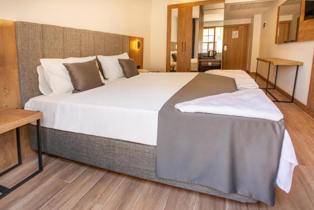 Grand Business Hotel - 10