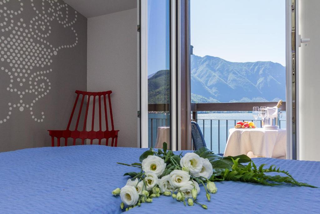 Nespecifikovaný výhled na hory nebo výhled na hory při pohledu z hotelu
