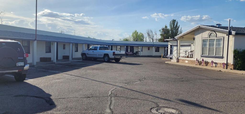 Rose's Motel photo