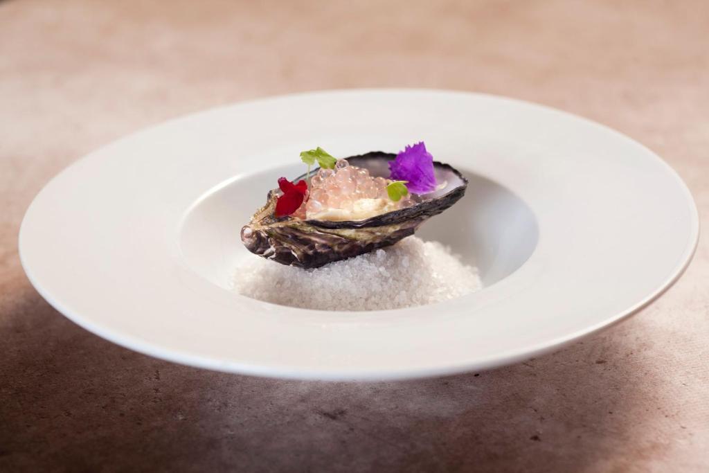 Crowne Plaza Surfers Paradise by IHG - Resim 11