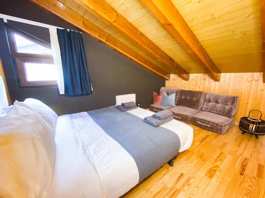 Posezení v ubytování Lujoso Ático Dúplex En Valle De Incles - Parking Gratis l by BonesVacances