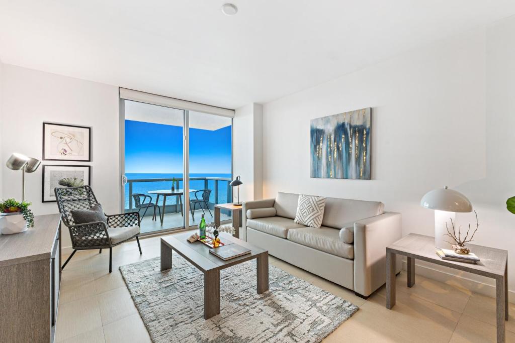 Dharma Home Suites Miami Beach at Monte Carlo - Apartamento Ejecutivo De Una Habitación Con Balcón - Vista Frente Al Mar