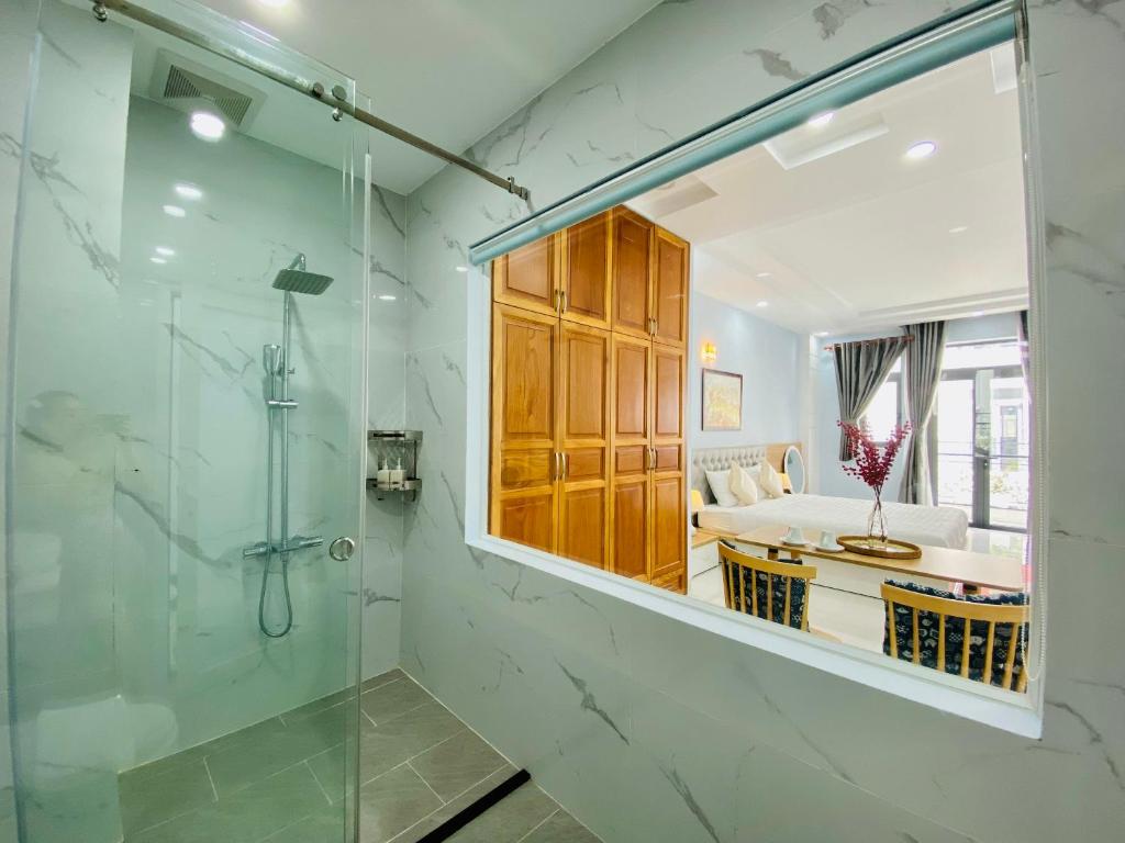 NẮNG Homestel Tây Ninh - King Room Mit Balkon