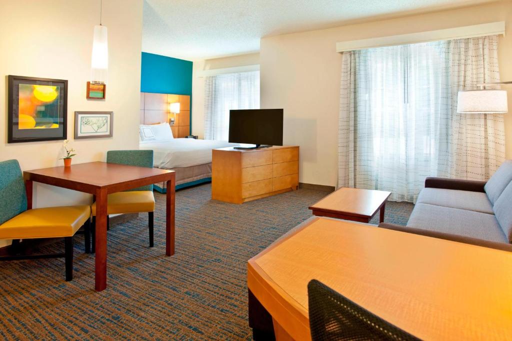 TV a/nebo společenská místnost v ubytování Residence Inn Bridgewater Branchburg