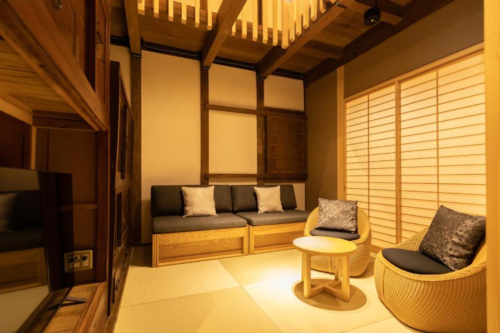 Posezení v ubytování Classic ＆ modern SELF-STYLED HOTEL 番場おおそね