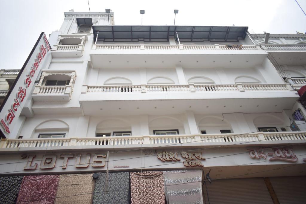 Balkón nebo terasa v ubytování Hotel Lakshya Sheesh Mahal Indore
