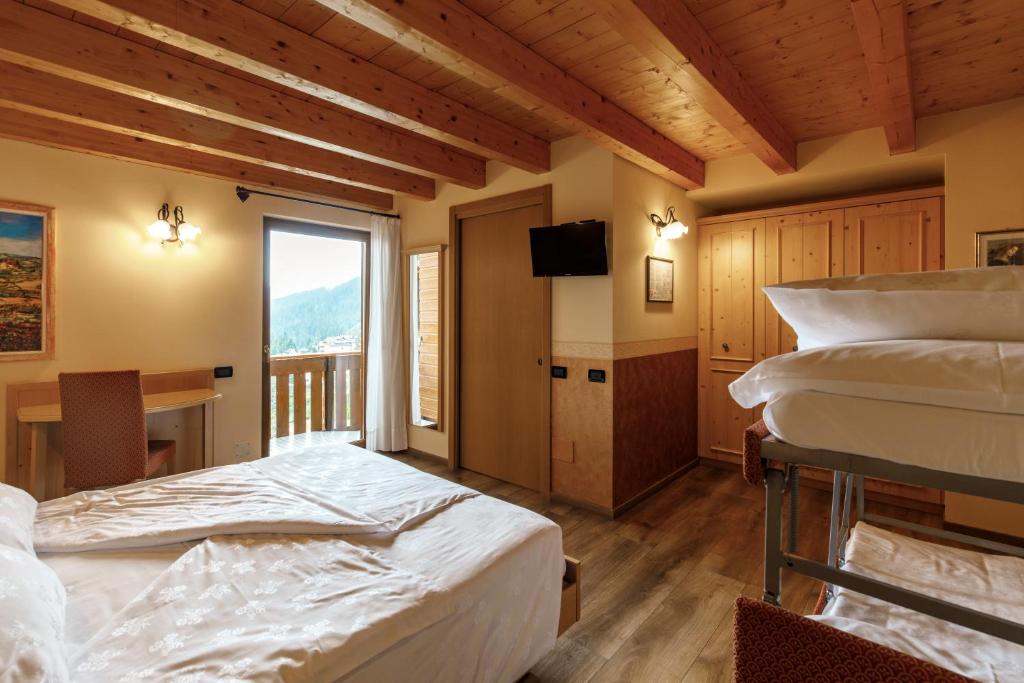 B&B La Montanara - Habitación Cuádruple Con Vista A La Montaña