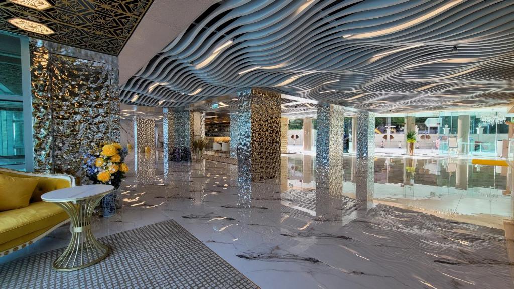 Πισίνα στο ή κοντά στο Grand Bay View Hotel