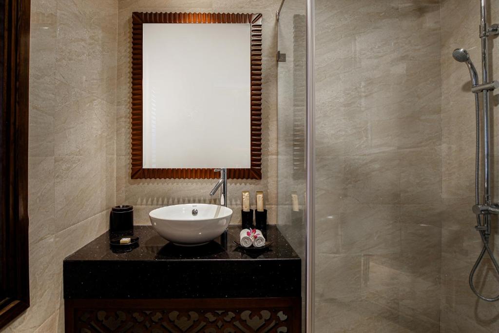 La Siesta Classic Ma May - 13