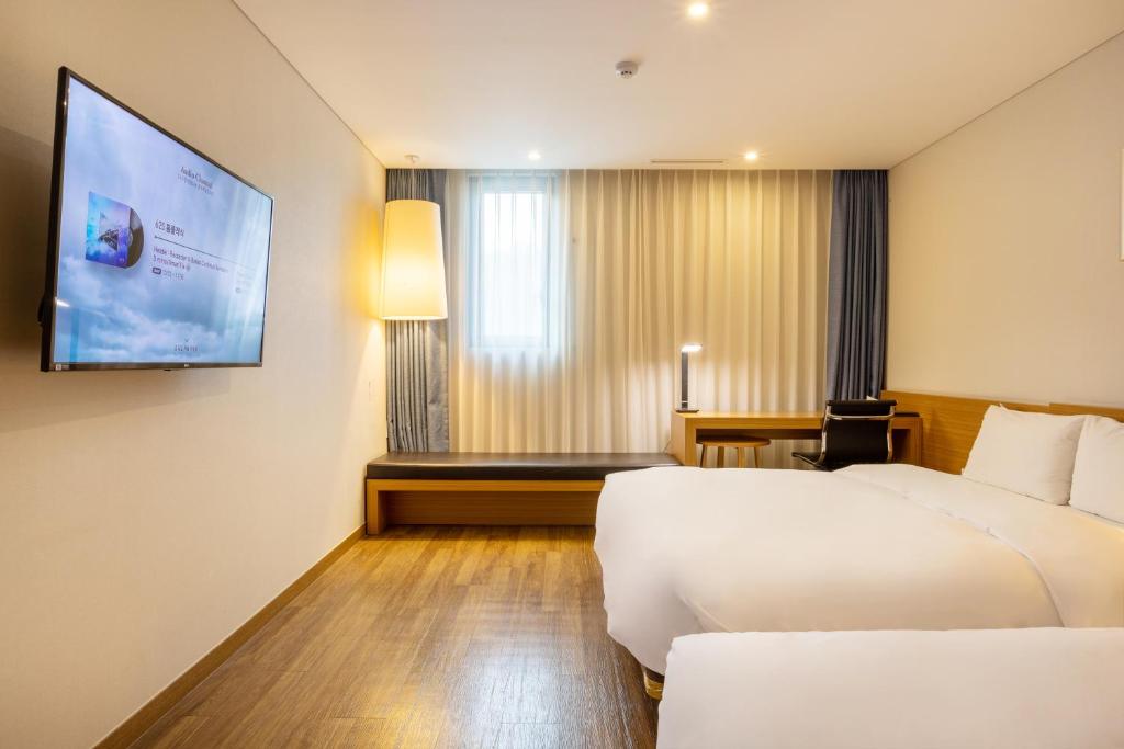 TV a/nebo společenská místnost v ubytování Mate Hotel Paju