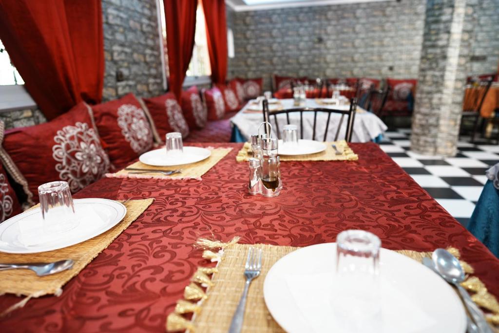 Restaurace v ubytování Hotel De La Vallée