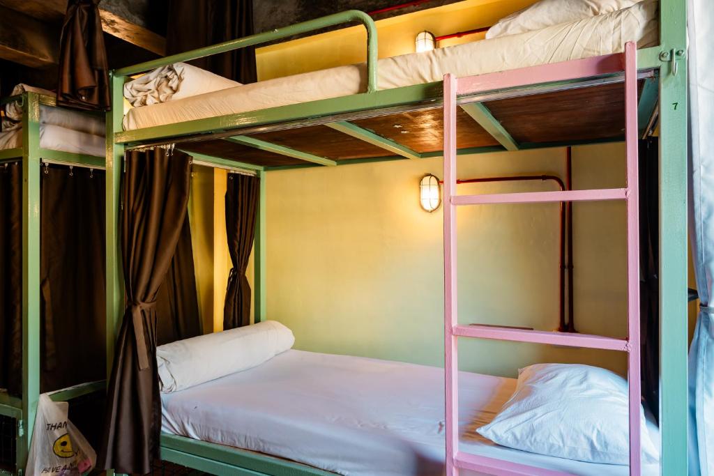 
Bed in 8-Bed Mixed Dormitory Room
