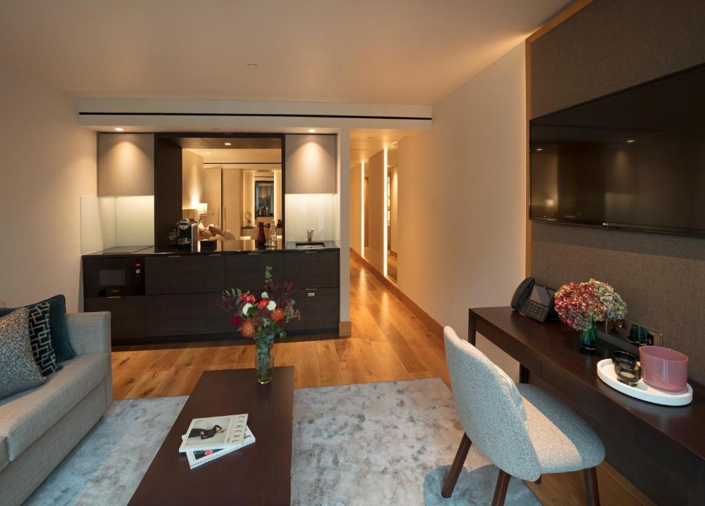 Tower Suites by Blue Orchid - Resim 11