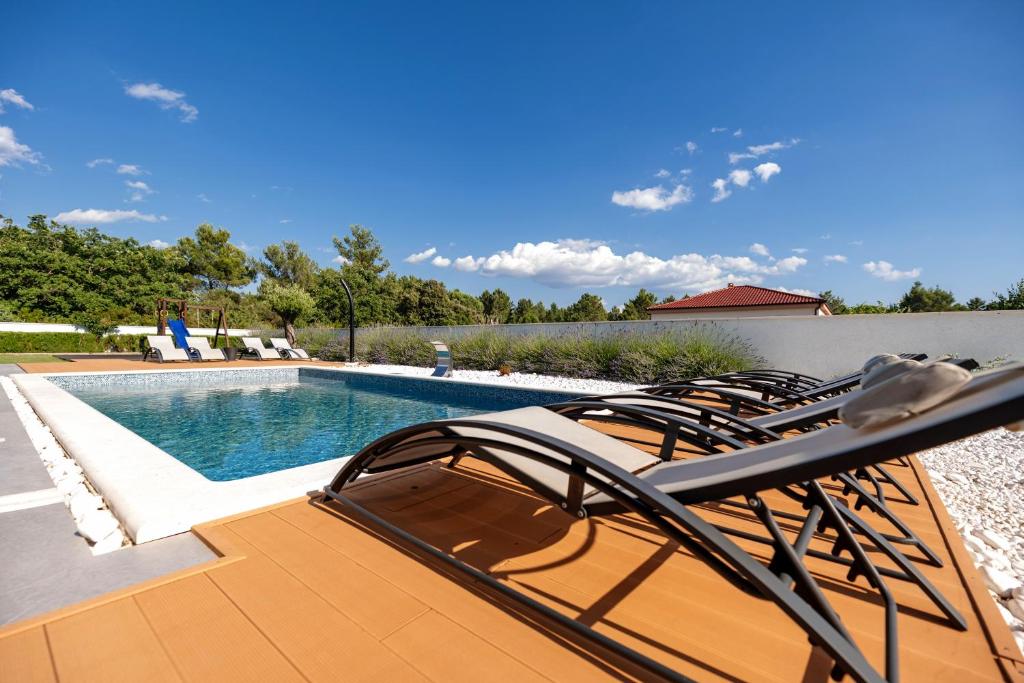 Contemporary Zadar Villa 4 Bedrooms Villa Barako Prestige Private Heated Pool Air-Conditioning Zaton