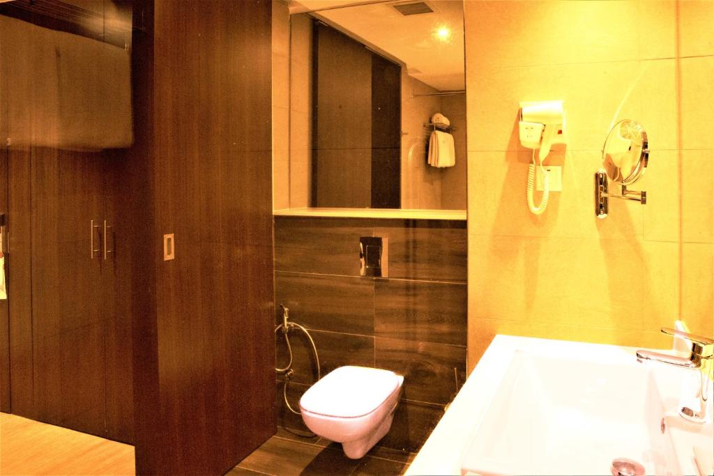 Koupelna v ubytování DoubleTree by Hilton Nairobi