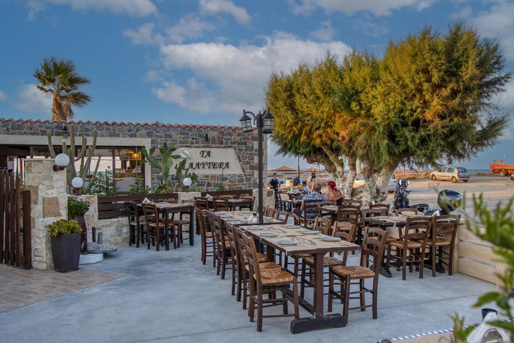 Restaurace v ubytování Myra Mare Suites by Estia