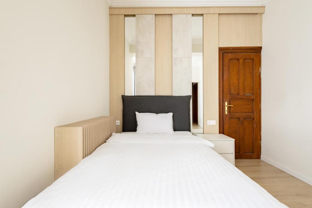 
Single Room with Balcony
