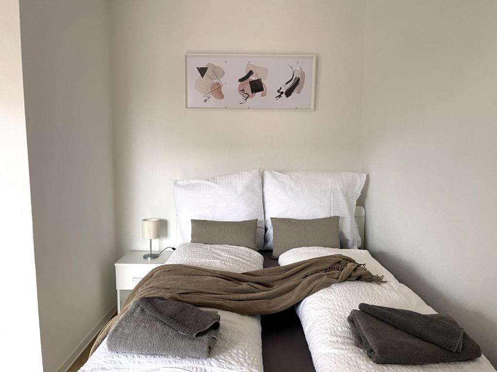 Postel nebo postele na pokoji v ubytování Studios in Osnabrück - Iburger Str. I home2share