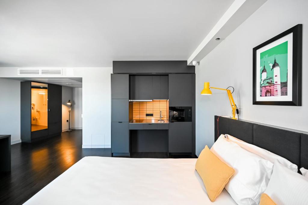Staycity Aparthotels Heidelberg - Resim 15