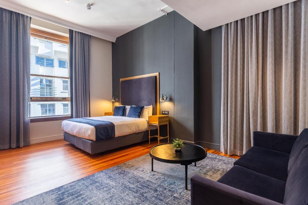 Old Bank Hotel - Lion Roars Hotels & Lodges - Suite With City View