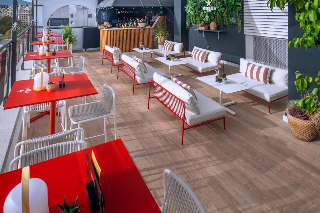 A seating area at Hotel SERHS Rivoli Rambla
