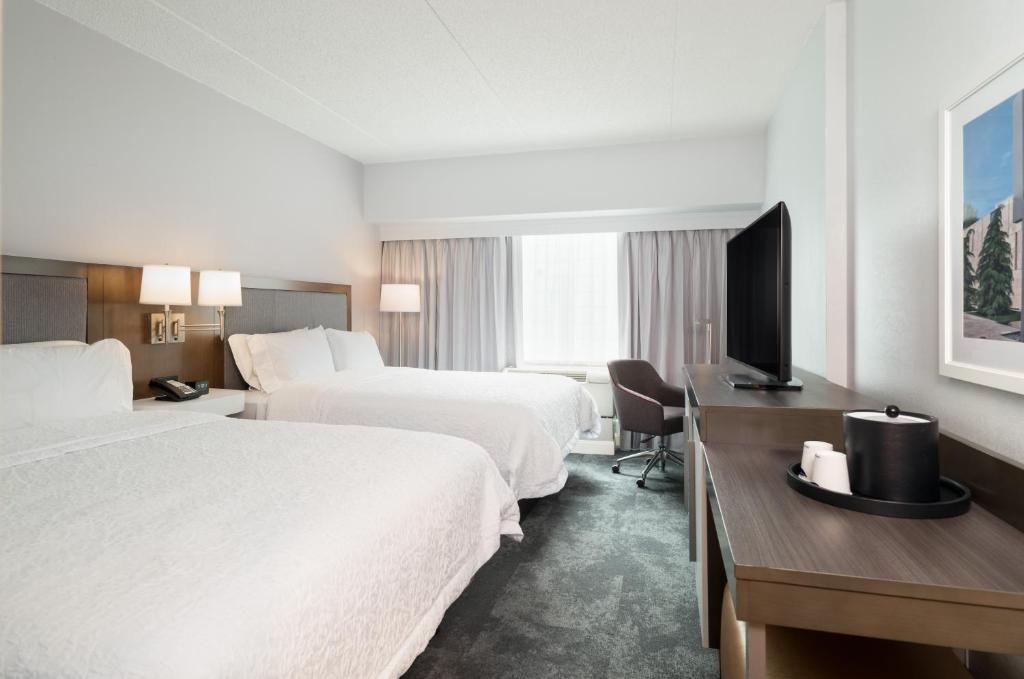 Hampton Inn Philadelphia Center City-Convention Center - Queen Room With Two Queen Beds - Non-Smoking