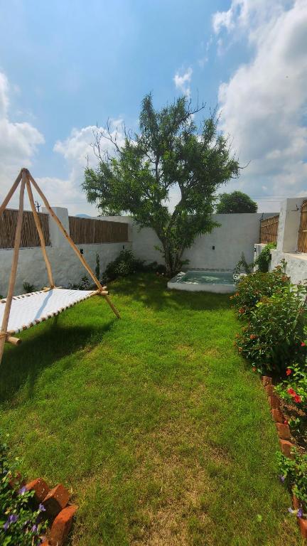 Zahrada ubytování The Luxe Pushkar - A Luxury Farmstay in Pushkar