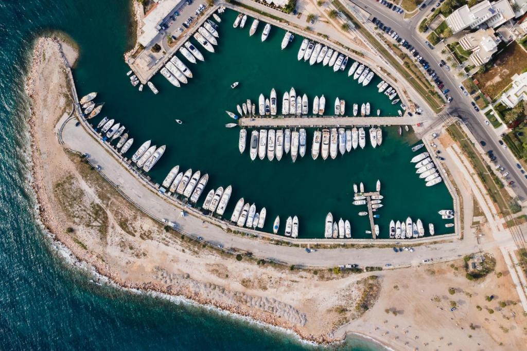 Kreoli Suites Glyfada - Resim 23