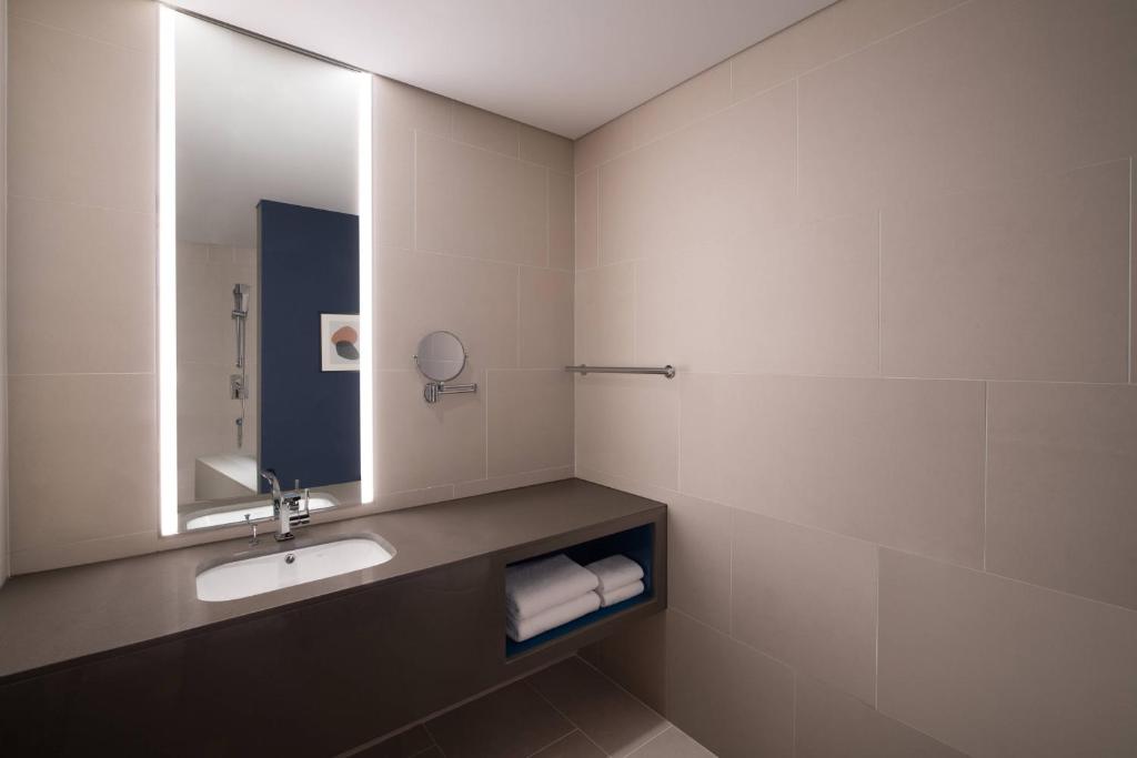 Koupelna v ubytování Courtyard by Marriott Suwon