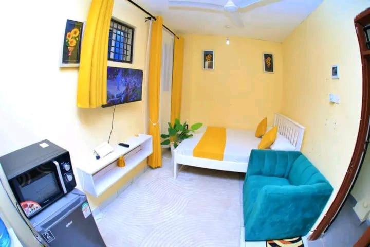 TV i/ili zabavni centar u objektu Lux Suites Ratna Studio Apartments