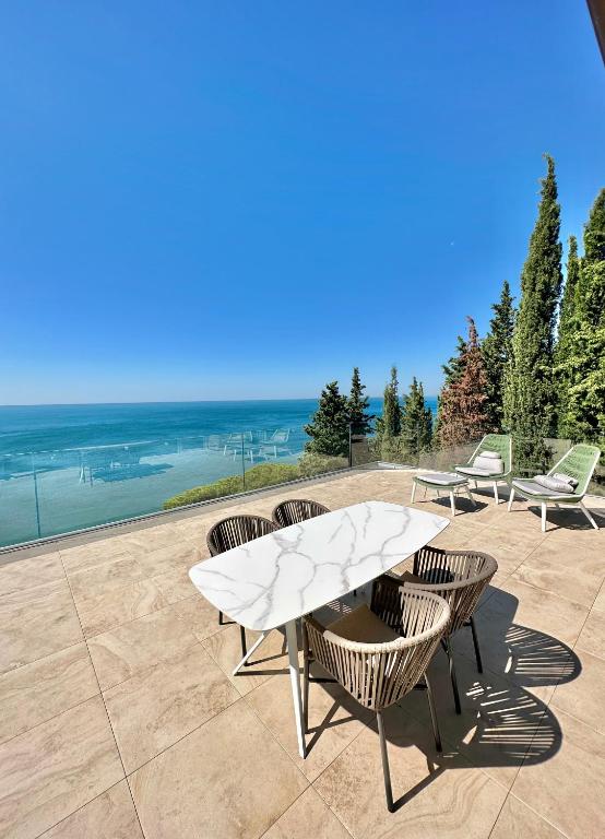 
Executive Suite with Terrace and Sea View
