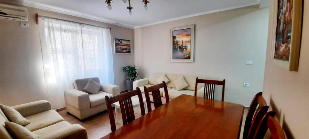 House by the waves-Saranda City - Imazhi 4