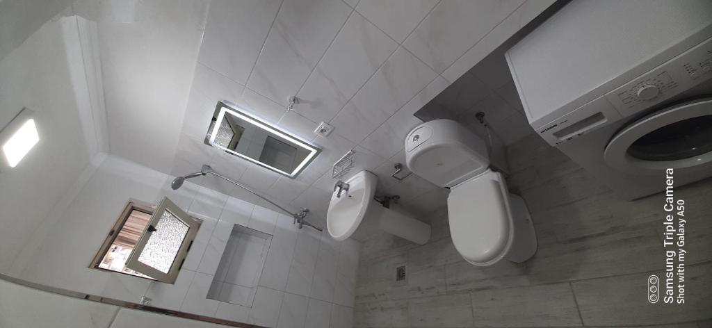 House by the waves-Saranda City - Imazhi 8