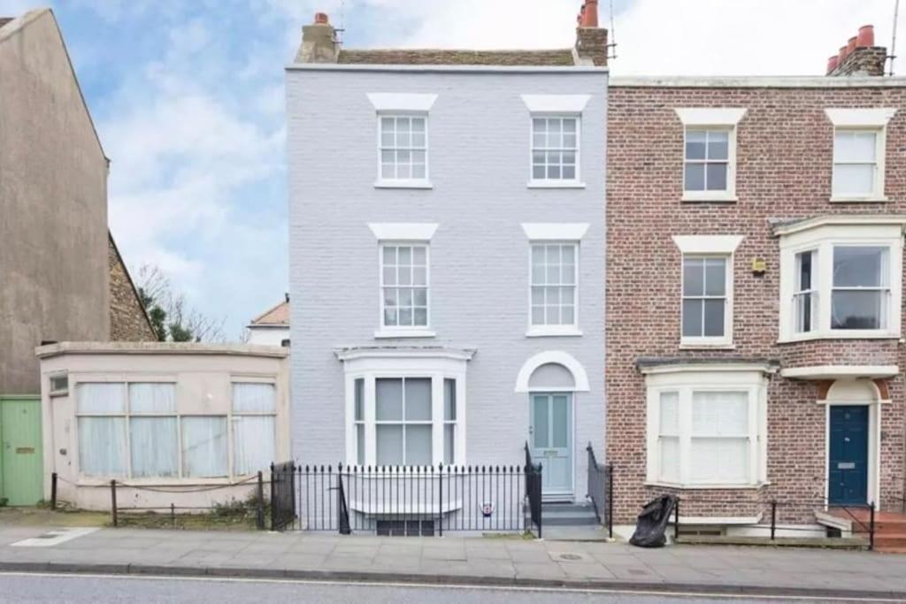 Budova, kde se prázdninový dům nachází