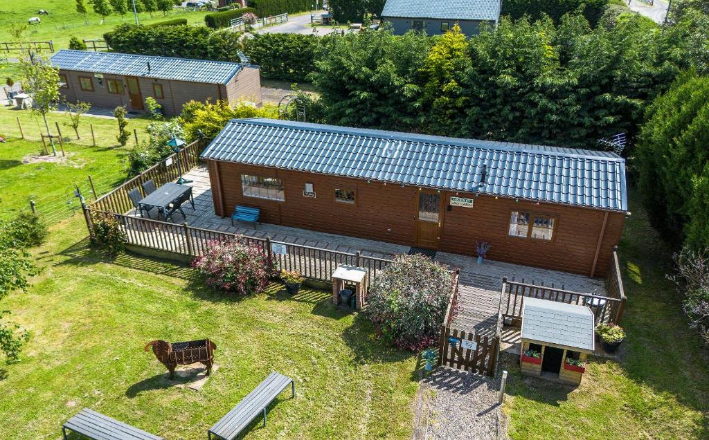 FAIRVIEW FARM Holiday Accommodation 14 Luxury Lodges,Cabins Suitable for Couples ,Families and Groups,Wedding Guests - Sleeps 2-65 guests in Ravenshead, Nottingham near Sherwood Forest set in 88 acres - 