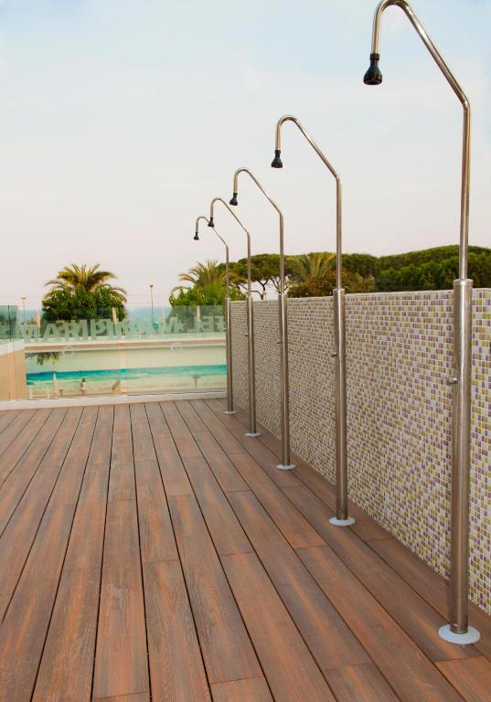 The swimming pool at or close to ALEGRIA Maripins