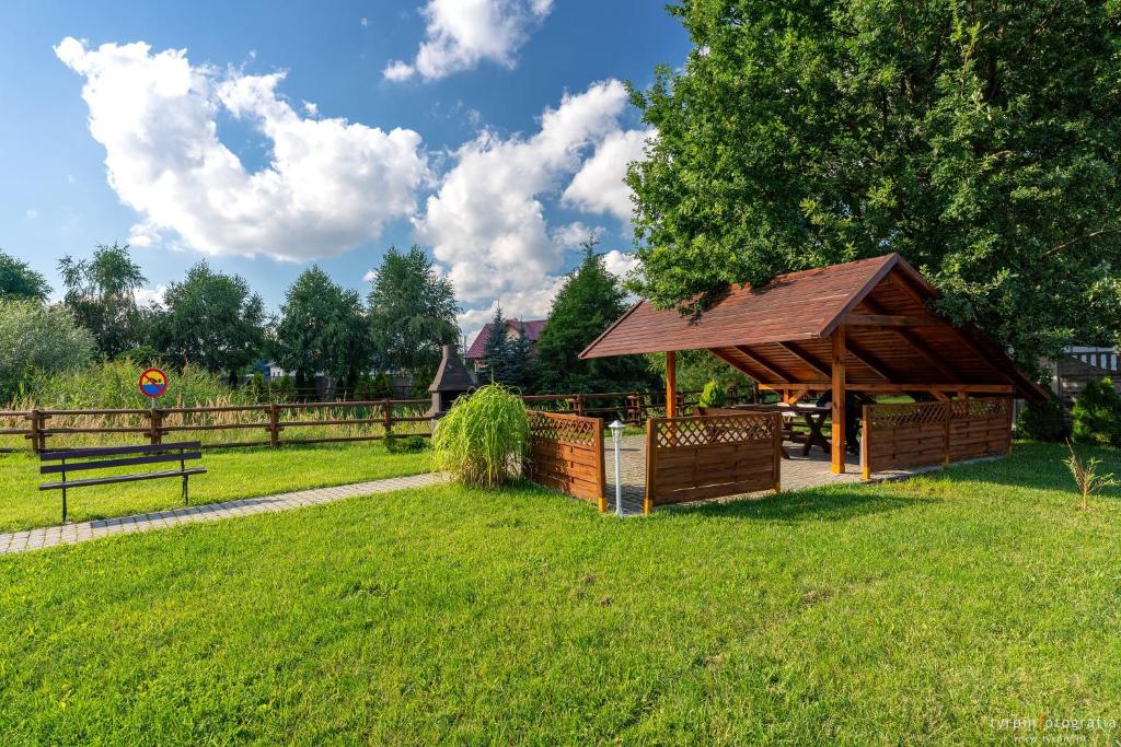 Vonkajšia záhrada v ubytovaní Hotel Millenium