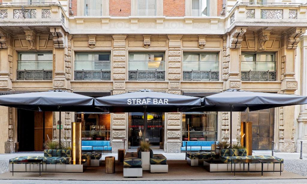 Posezení v ubytování STRAF, Milan, a Member of Design Hotels