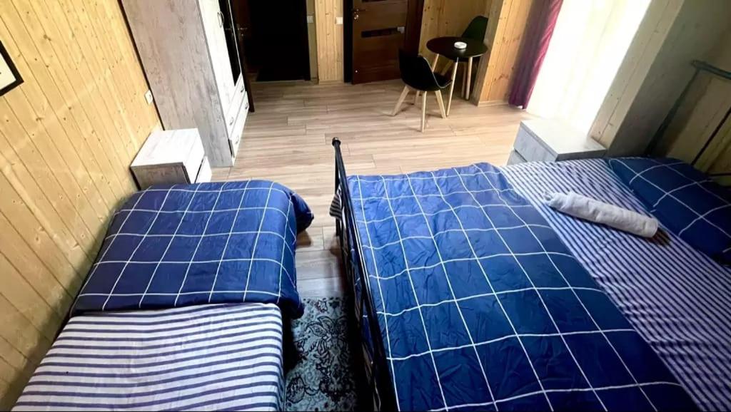 bismillah hotel and restaurent - Habitación Triple Básica Con Baño Compartido