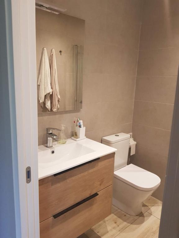 Koupelna v ubytování Casa Lekutxoa con amplio jardín cerca de San Sebastián