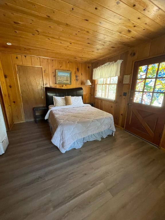 Mountain View Cabins - Double Or Twin Room With Mountain View