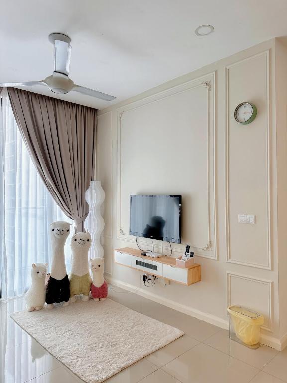 TV a/nebo společenská místnost v ubytování Opposite Legoland 5mins Medini DPristine 8 to 10pax