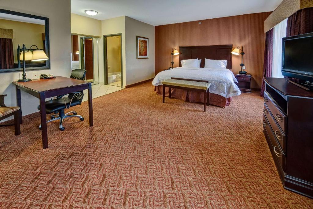 Hampton Inn & Suites Corsicana - Error