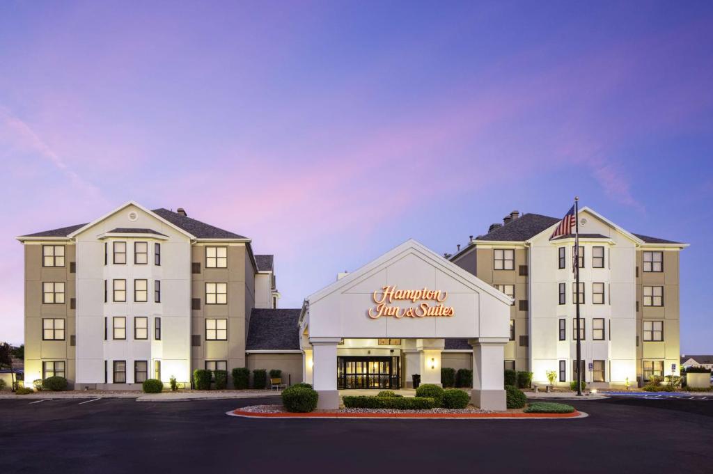 a rendering of the hampton inn culver city at Hampton Inn & Suites El Paso-Airport in El Paso