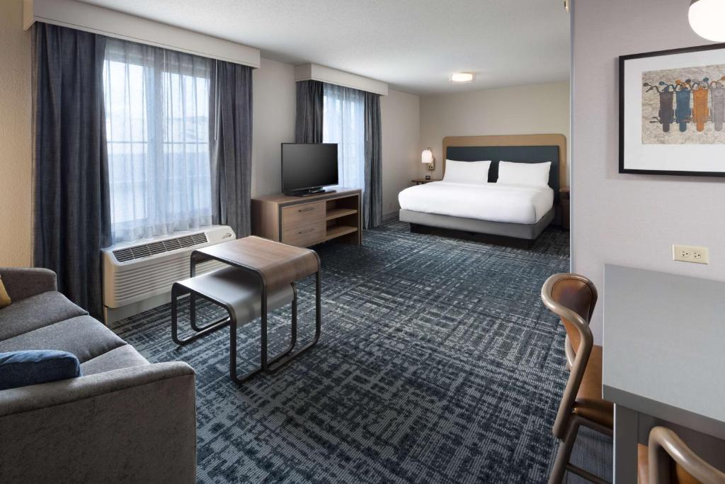 Postel nebo postele na pokoji v ubytování Homewood Suites by Hilton Newburgh-Stewart Airport