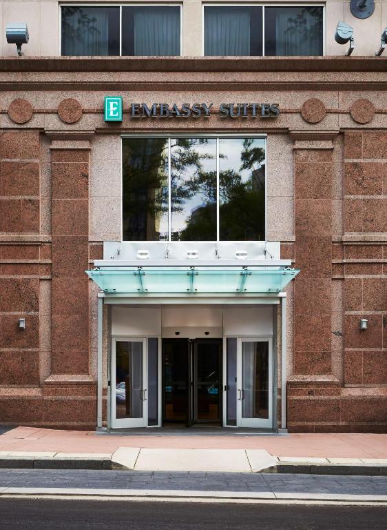 Exteriér nebo vchod ubytování Embassy Suites by Hilton Washington DC Chevy Chase Pavilion