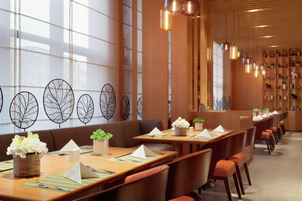 Restaurace v ubytování Hilton Garden Inn Shenzhen Bao'an