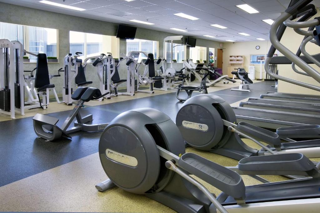 Fitness centrum a/nebo fitness zařízení v ubytování Embassy Suites by Hilton Washington DC Chevy Chase Pavilion