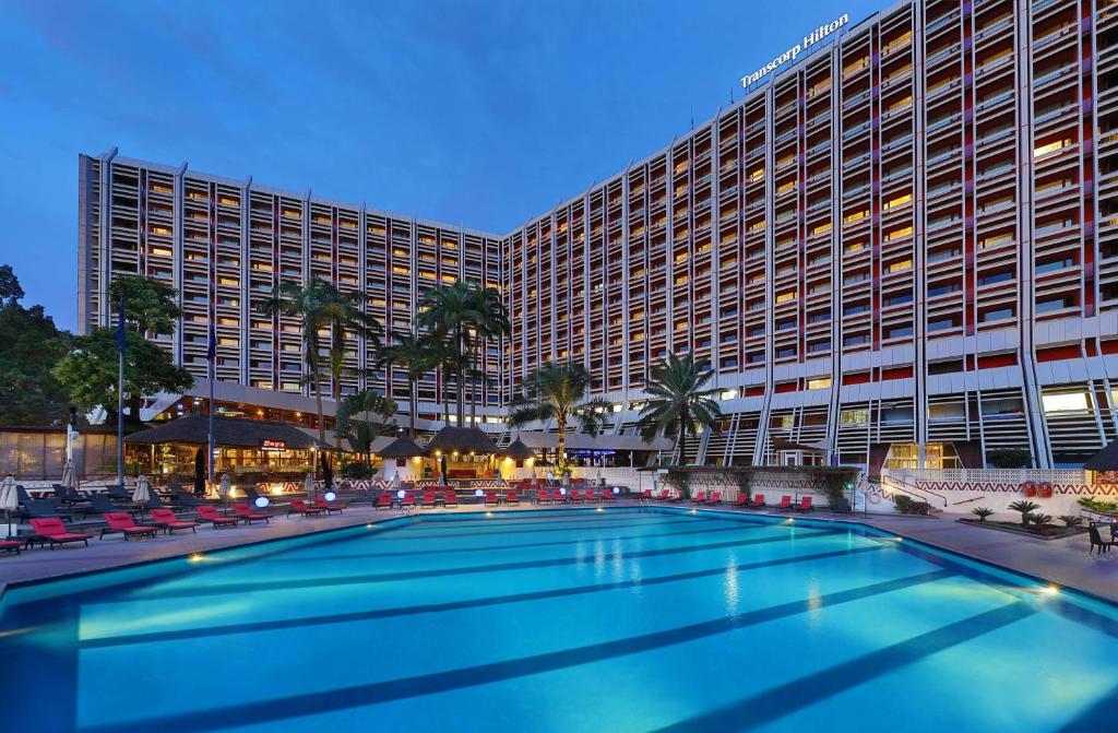 Πισίνα στο ή κοντά στο Transcorp Hilton Abuja